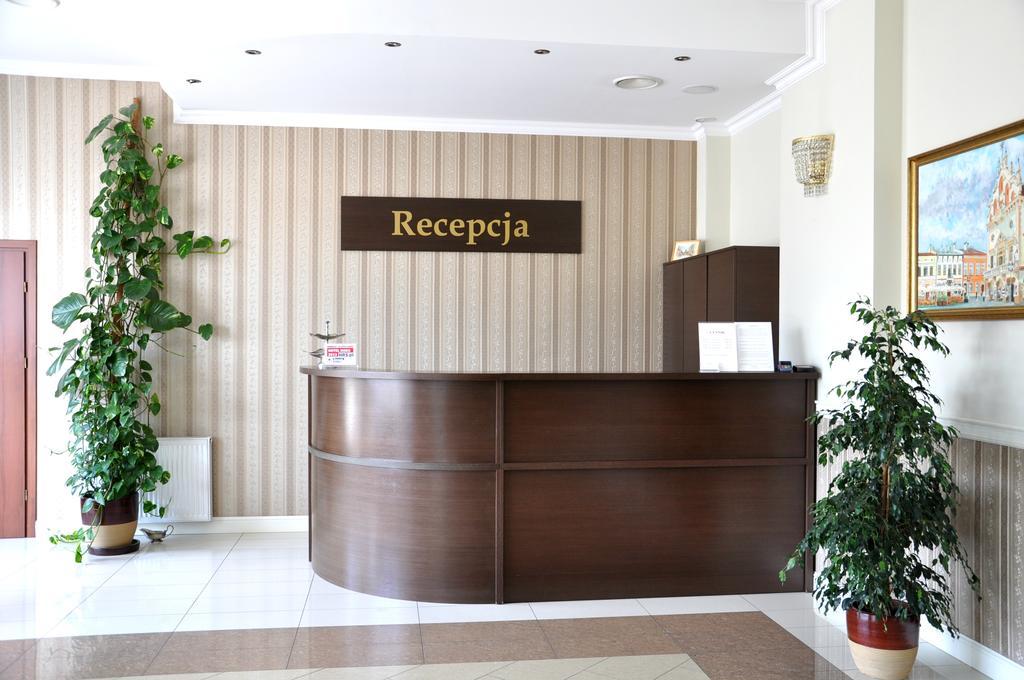 Hotel Korona Жешув Экстерьер фото
