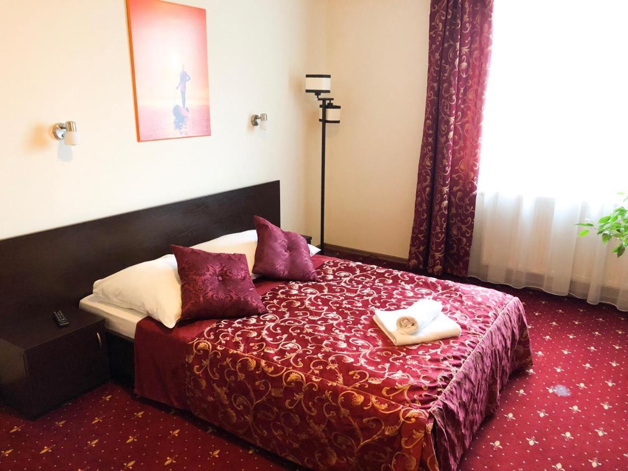 Hotel Korona Жешув Экстерьер фото